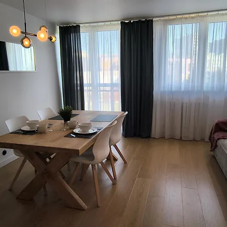 Tabago 31 Legnicka 39 Lägenhet Lubiń